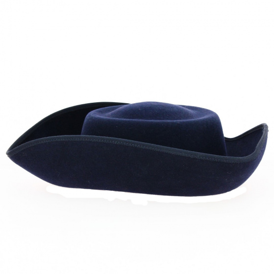 Prefect's Tricorn - Traclet