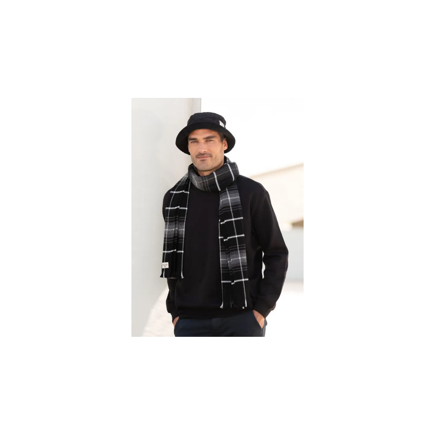 Écharpe Homme Robin Noir - Pipolaki   Reference : 18966| Chapellerie Traclet