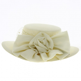 Cream fabric ceremonial hat - Traclet