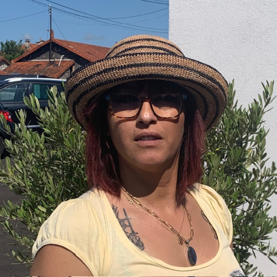 Nahara Two-Tone Raffia Straw Wide-Brimmed Hat - Traclet