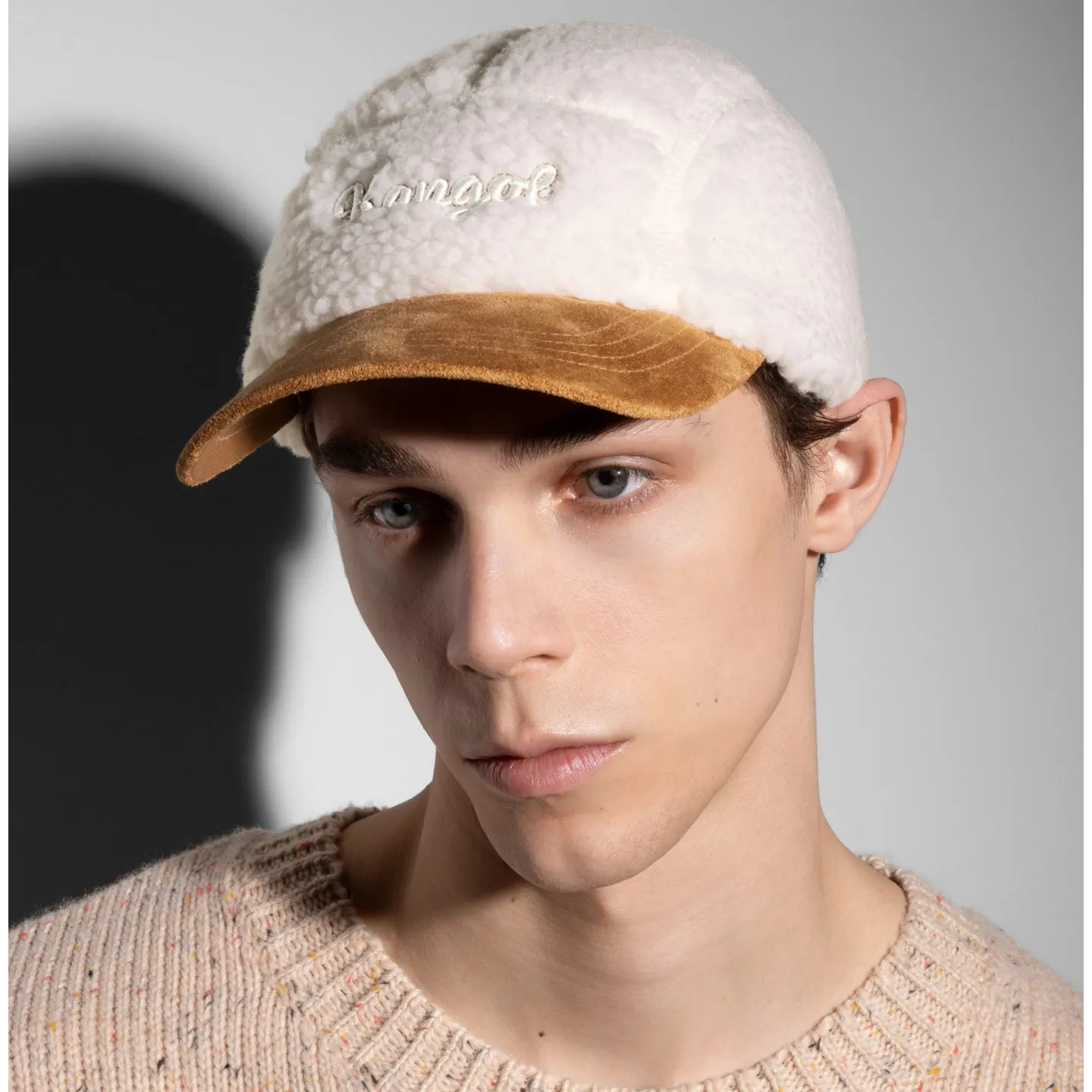Strapback Script Faux Sherpa Cap - Kang Reference: 22472| Chapellerie Traclet