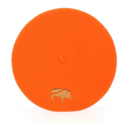 Béret Orange Brodé Sanglier model3