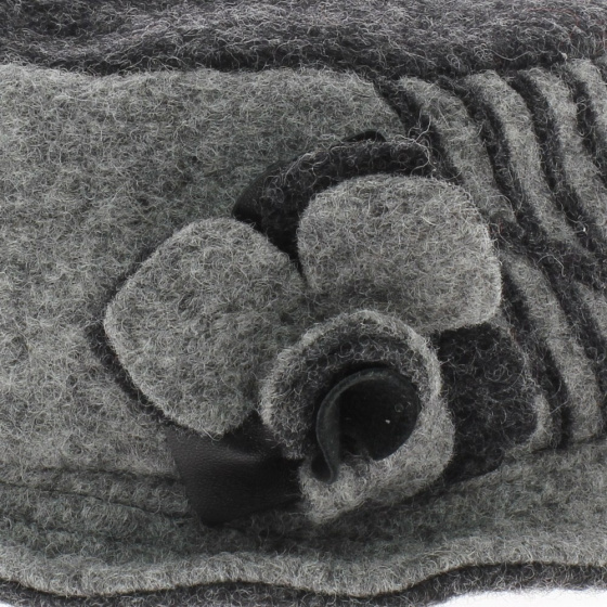 Boiled wool hat with flower