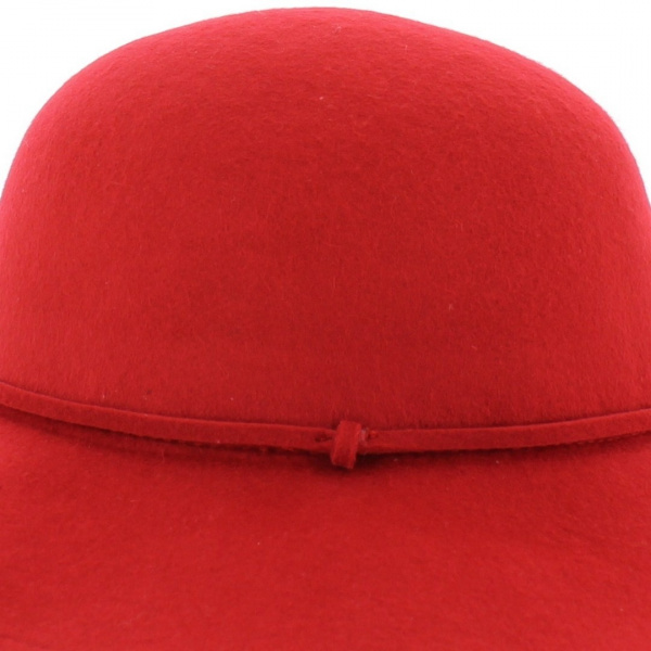 red felt cap