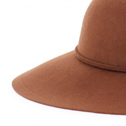 wool capeline