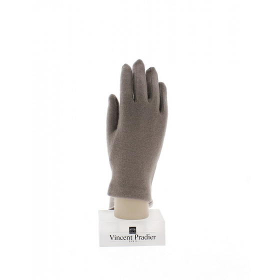 Touchscreen gloves for smartphone