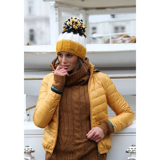 Tricolor Pompon Cap - Wegener