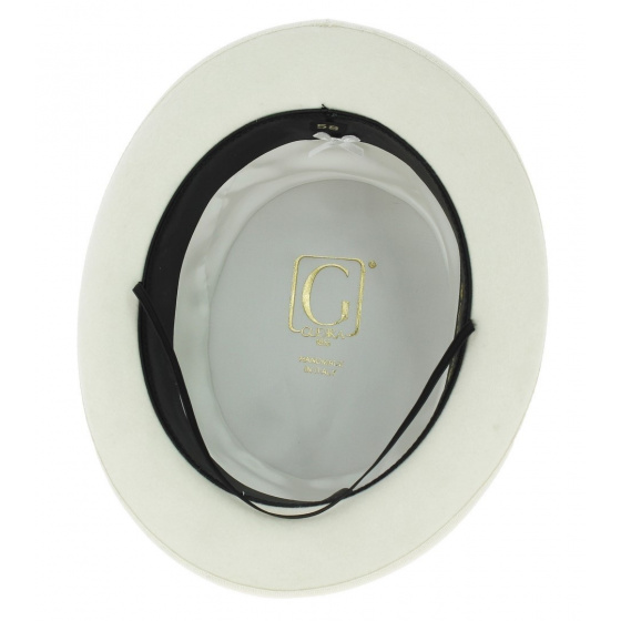 White Fur Felt Amazon Hat - Guerra 1855