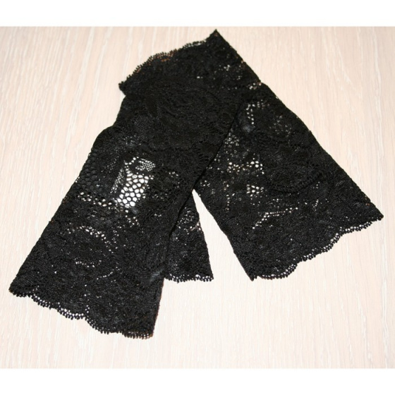 Lace mitt
