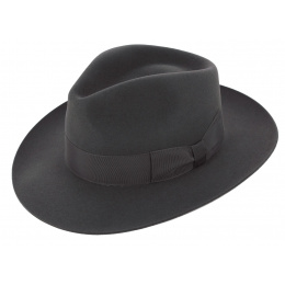 Wide-brimmed rabbit felt hat