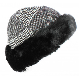 Eylem Faux Fur Hat with Fleece Lining - Traclet