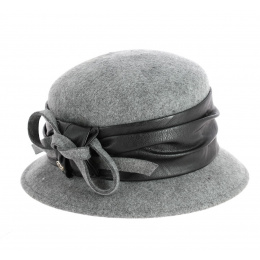 Astrid Wool Felt Cloche Hat in Grey - Traclet