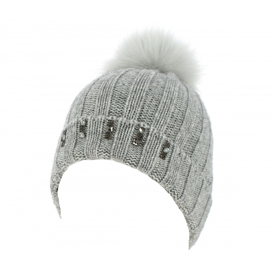 Gray Foxy pompom beanie by Traclet