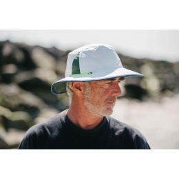 ANTI UV hat by Loïck PEYRON
