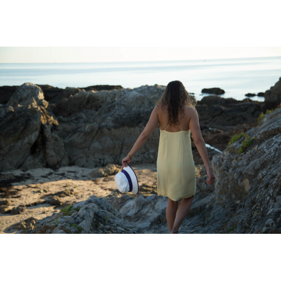 Amaury White & Navy UV-Protective Bucket Hat - Soway