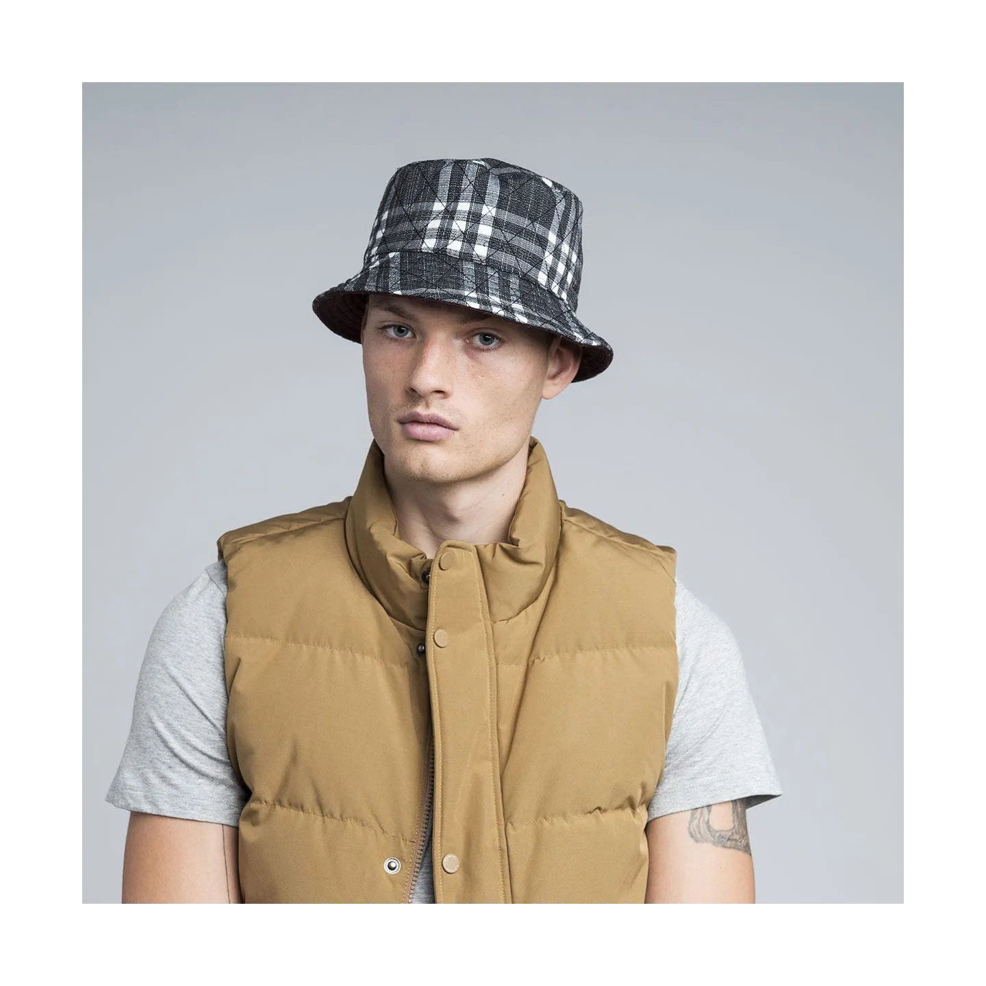 Bob Réversible Hidden Layers Noir & Blanc- Kangol Reference : 6230 | Chapellerie Traclet