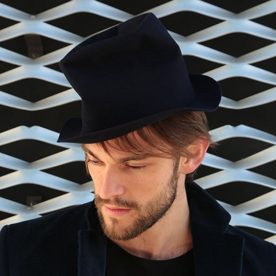 Chapeau Classic Noir- No hats