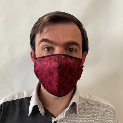 Fuchsia Lace Mask with Black Elastic - Traclet Reference: 10371 | Traclet Hat Shop
