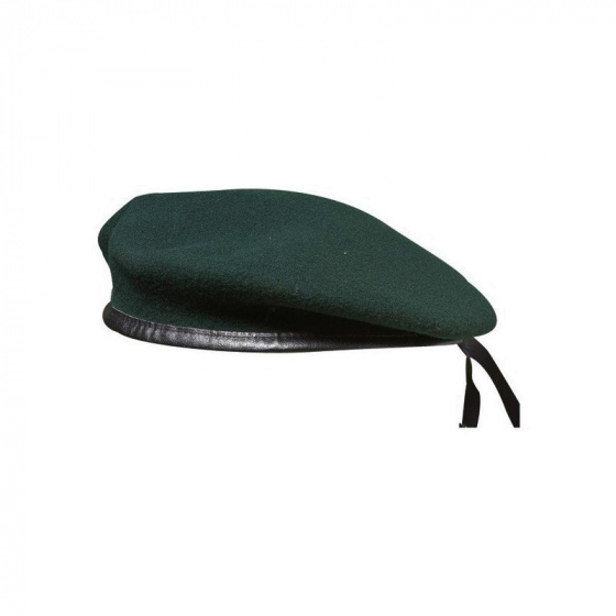 Green beret with special commando flow