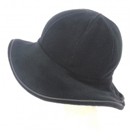 black fleece woman's hat