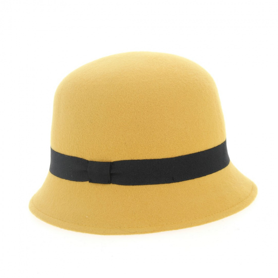 Taffta cloche hat