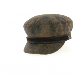 Captain's cap in aged leatherApparel