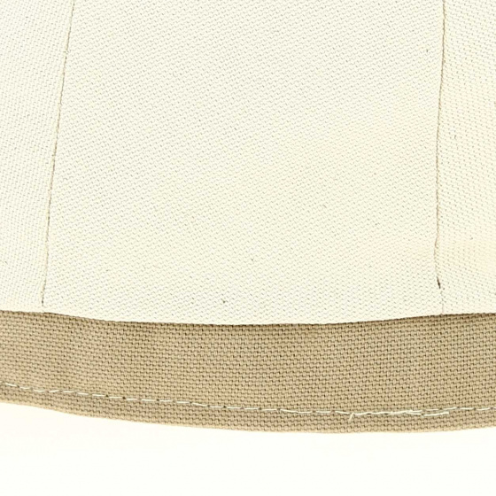 Casquette plate fin de série