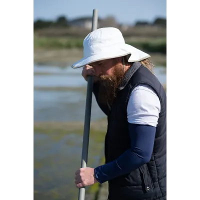 Bordeaux Medium Brim Hat with White/Beige Neck Guard - Soway Reference: 10564 | Traclet Hat Shop