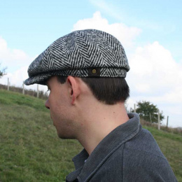 Classic black and white hatteras cap