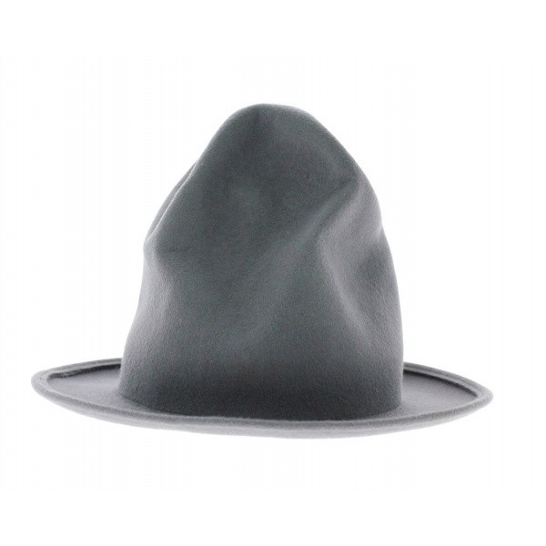 Chapeaux gris